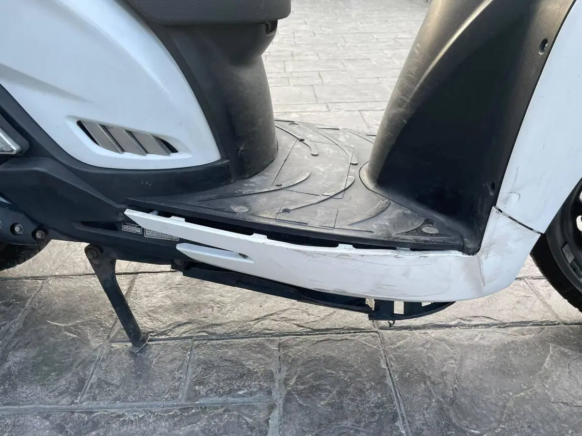 Kymco People 300i GT (2010 - 17) (3)