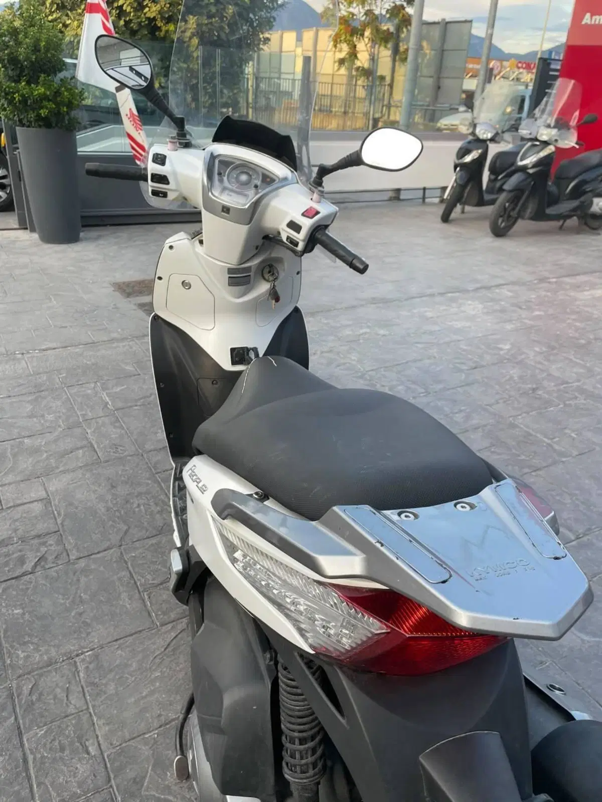 Kymco People 300i GT (2010 - 17) (9)