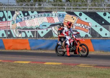 MXGP 2026 rd.18 QUALIFYING RACE – Darwin: il “dispetto” di Tom, e il controllo di Guillem [VIDEO]