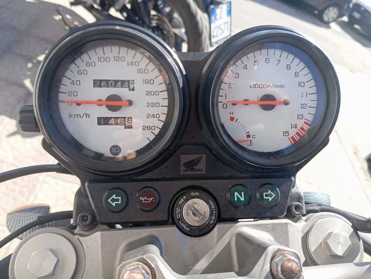 Honda Hornet 600 (2000 - 02) (3)