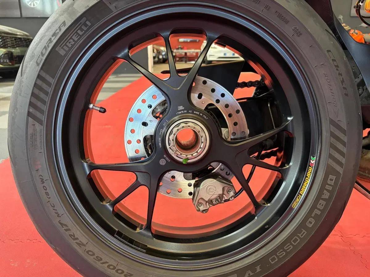 Ducati Streetfighter V4 1100 S (2021 - 22) (12)