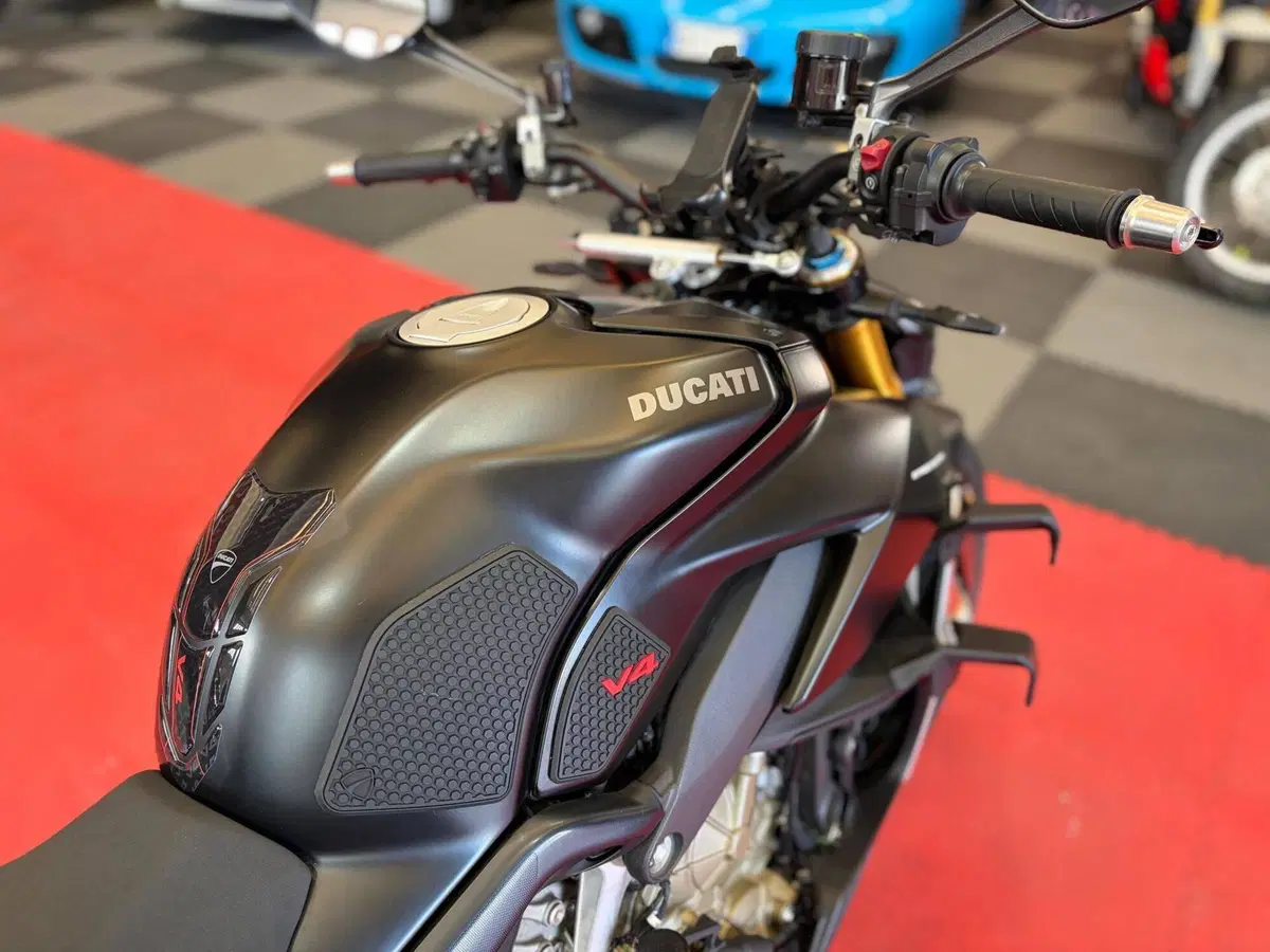 Ducati Streetfighter V4 1100 S (2021 - 22) (13)