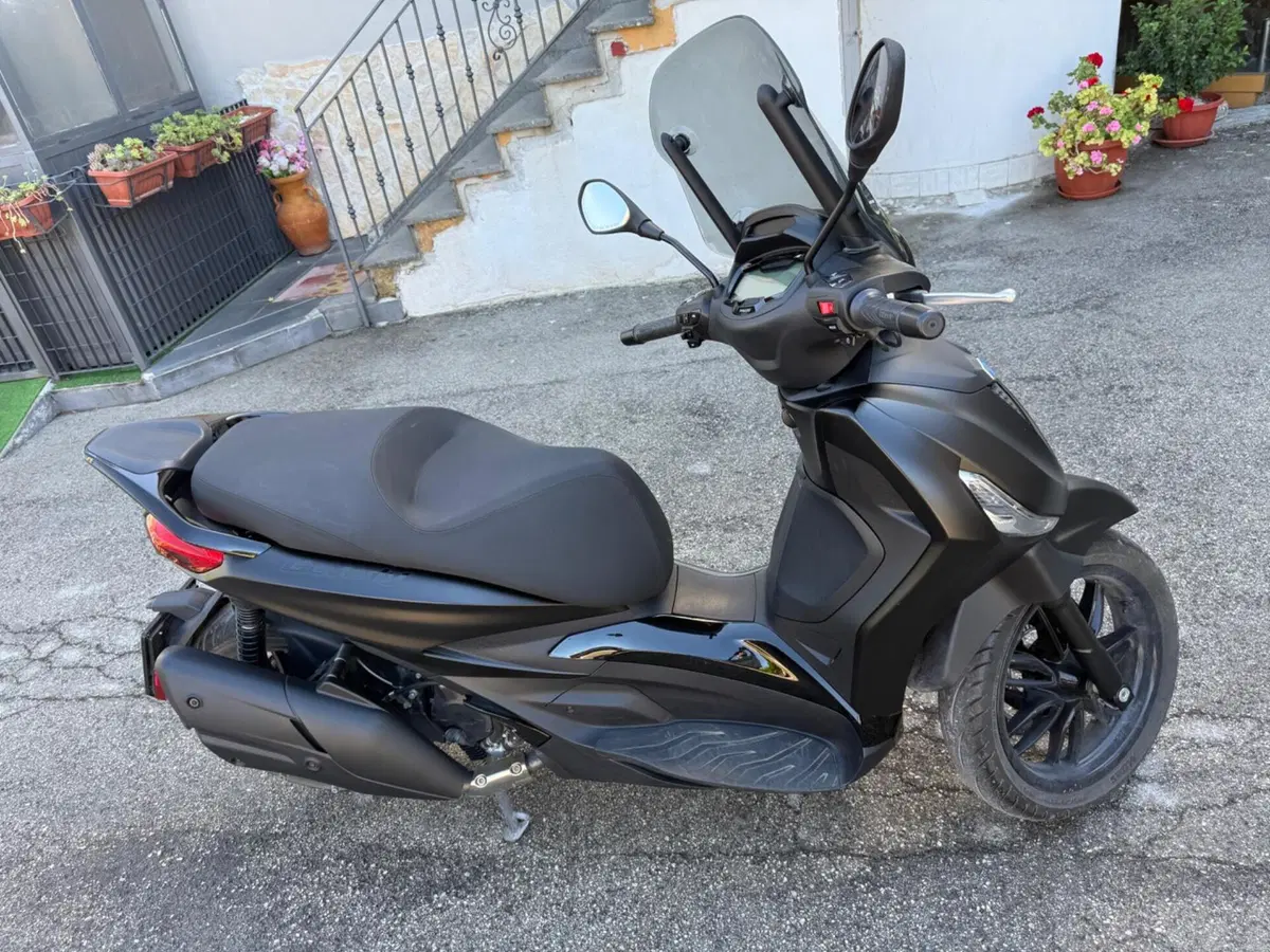 Piaggio Beverly 400 S ABS-ASR (2021 - 24) (2)