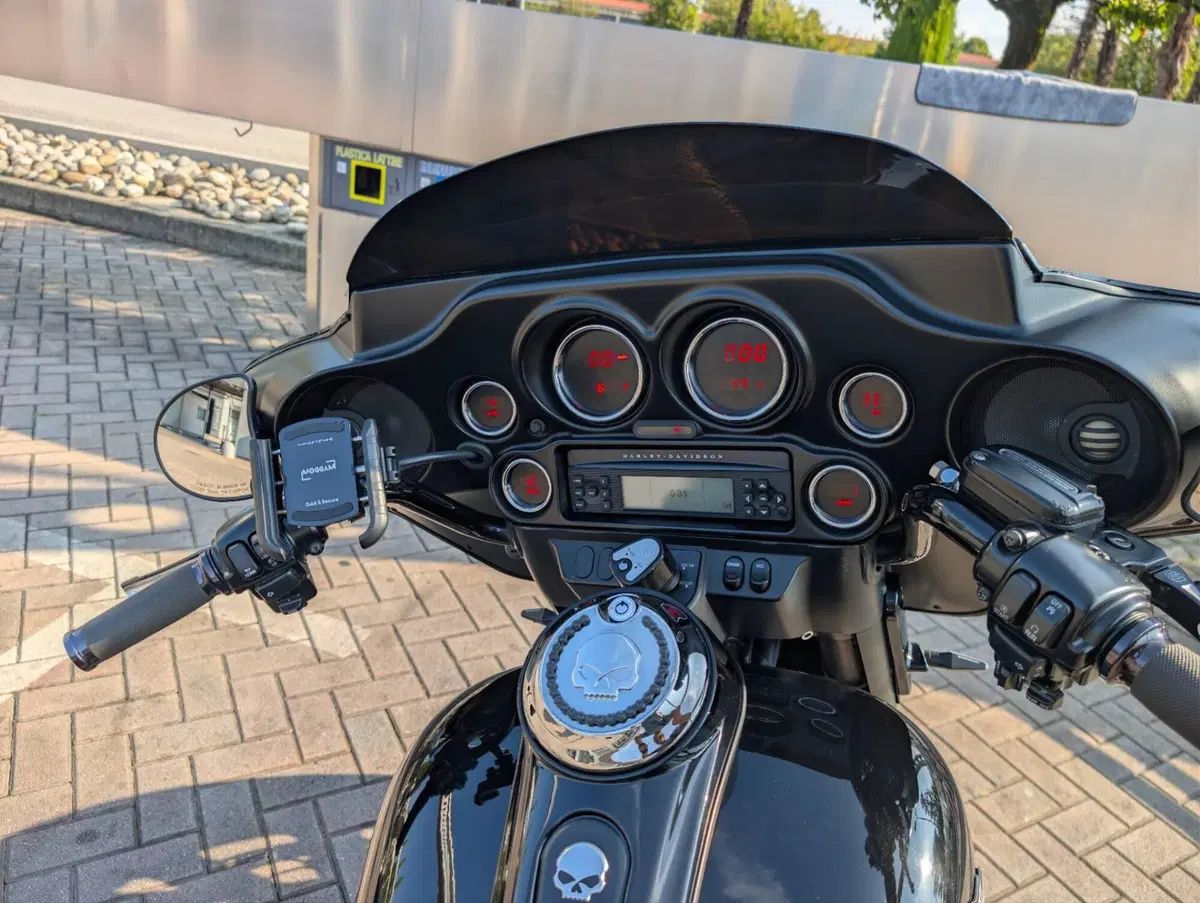 Harley-Davidson 1584 Street Glide (2008 - 10) - FLHX (4)