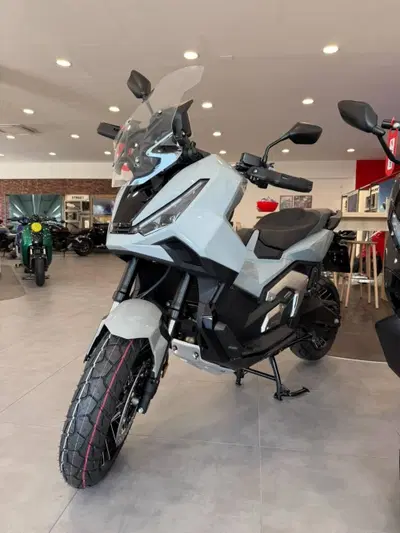Honda X-ADV 750 (2025 - 27) nuova
