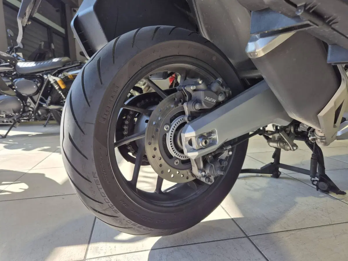Honda Forza 750 DCT Travel (2021 - 24) (10)