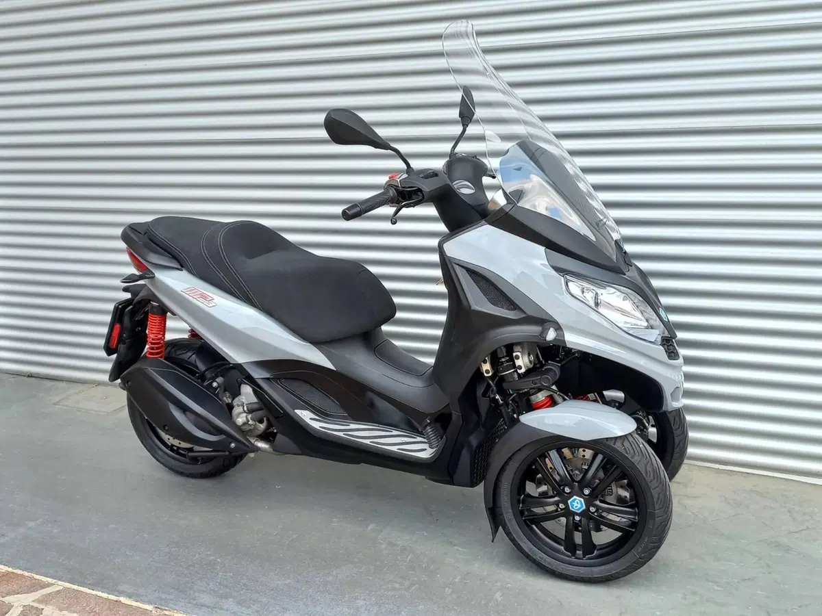 Piaggio Mp3 300 Hpe Sport (2019 - 20) (2)