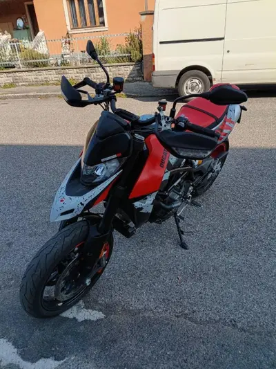 Ducati Hypermotard 950 (2022 - 25) usata