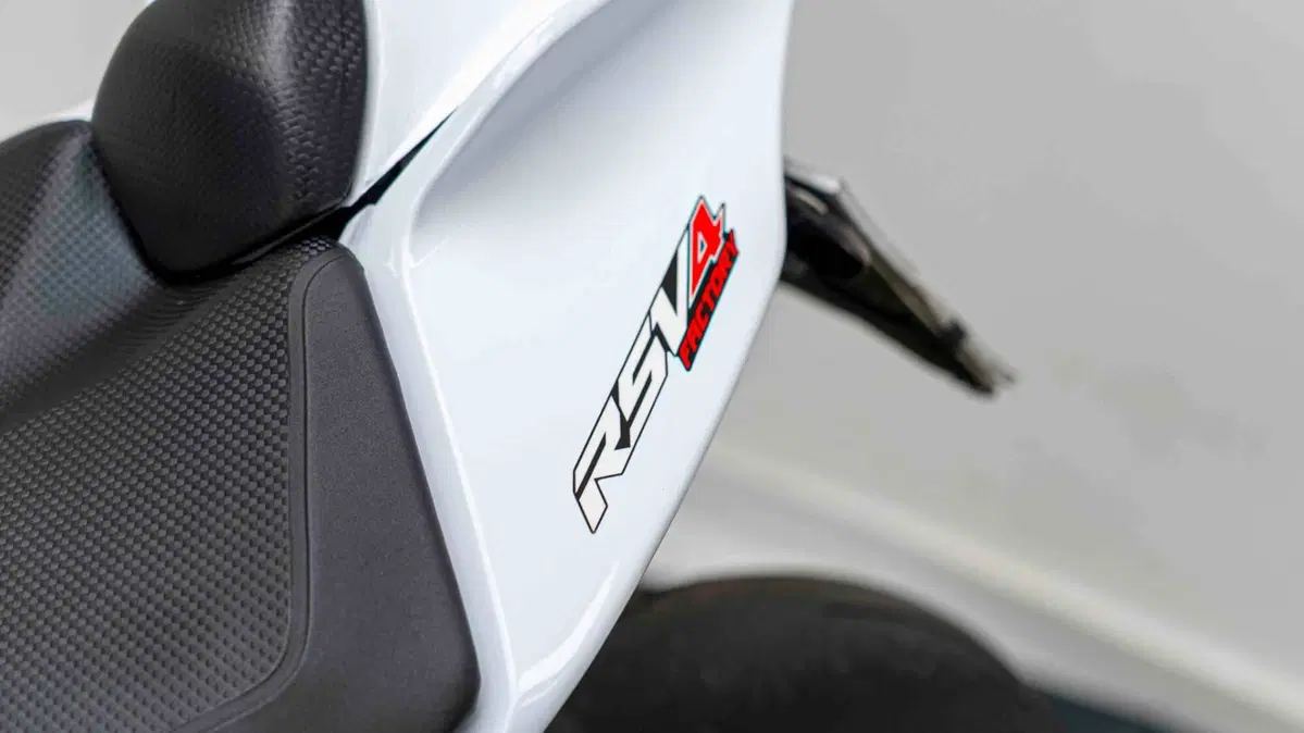 Aprilia RSV4 RR APRC ABS (2011 - 15) (4)