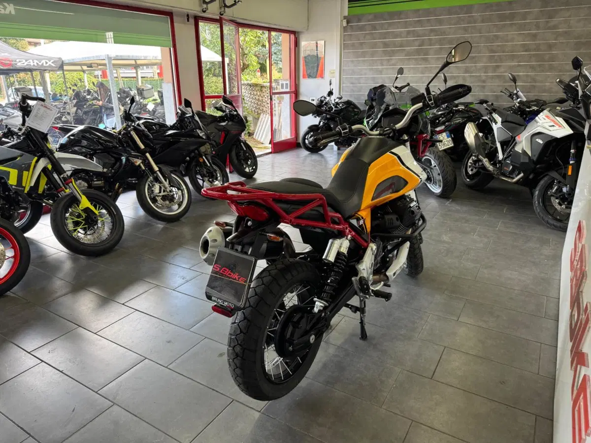 Moto Guzzi V85 TT (2021 - 23) (5)