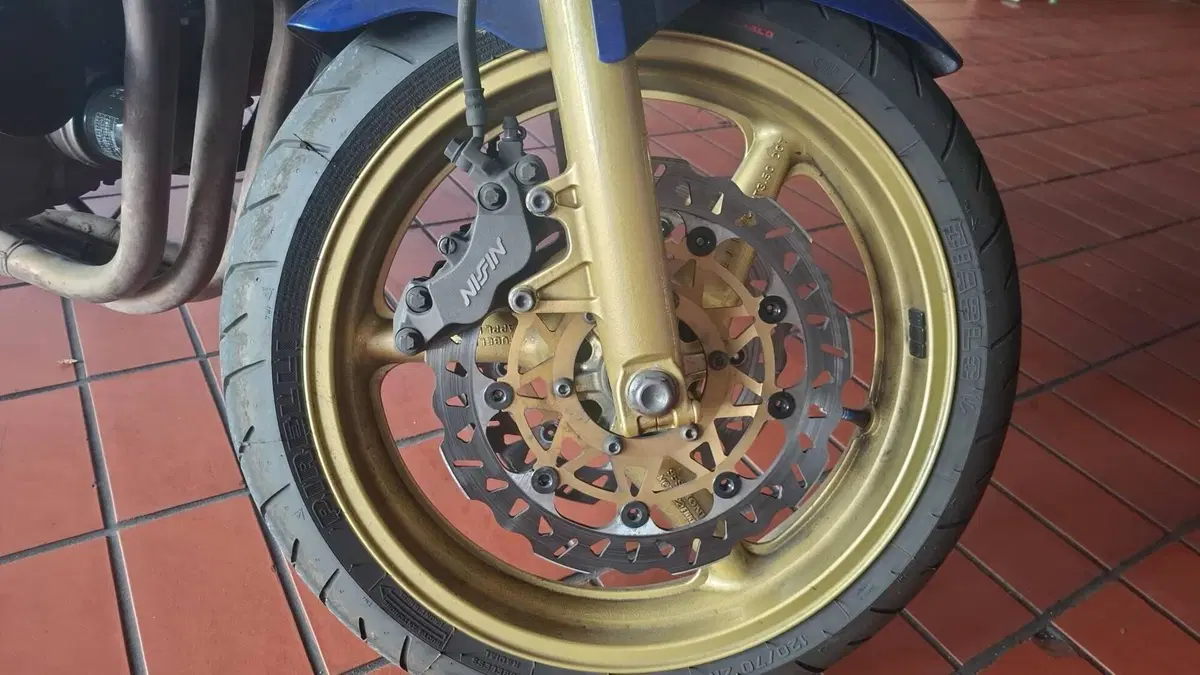 Honda Hornet 900 (3)