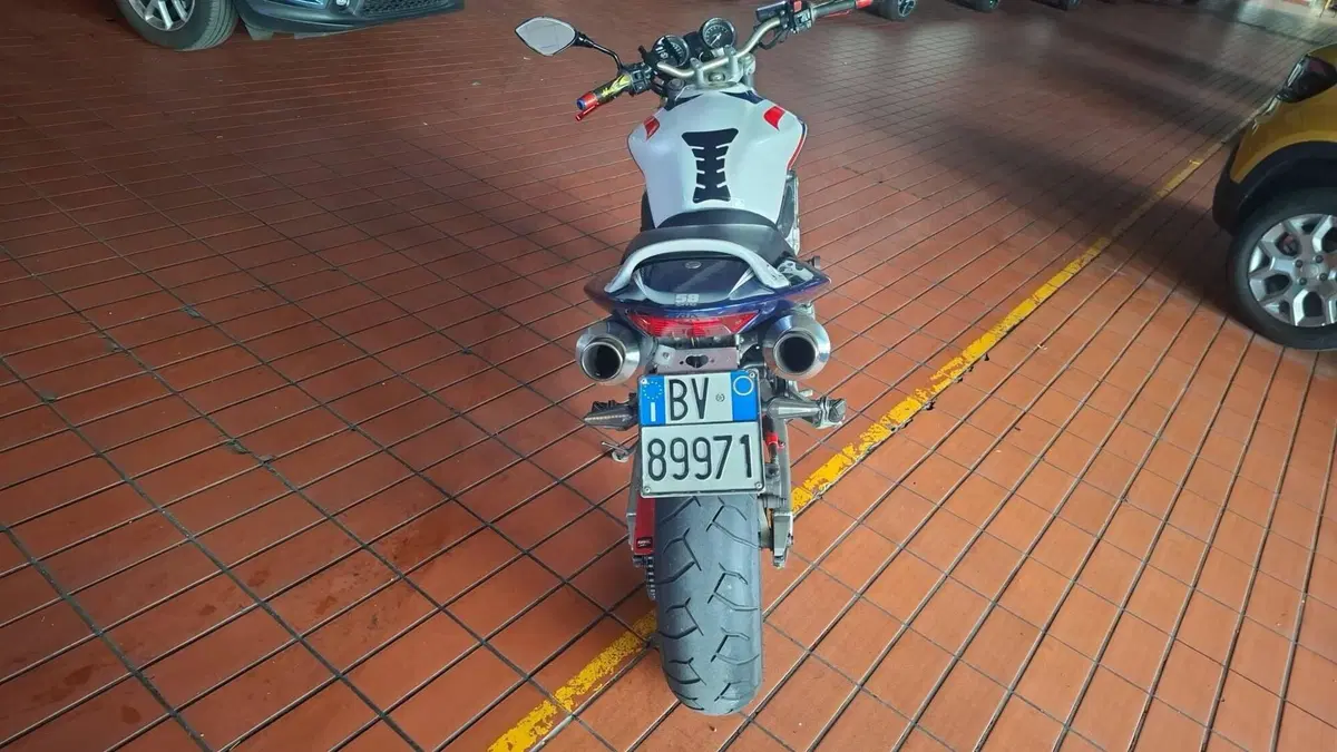 Honda Hornet 900 (5)