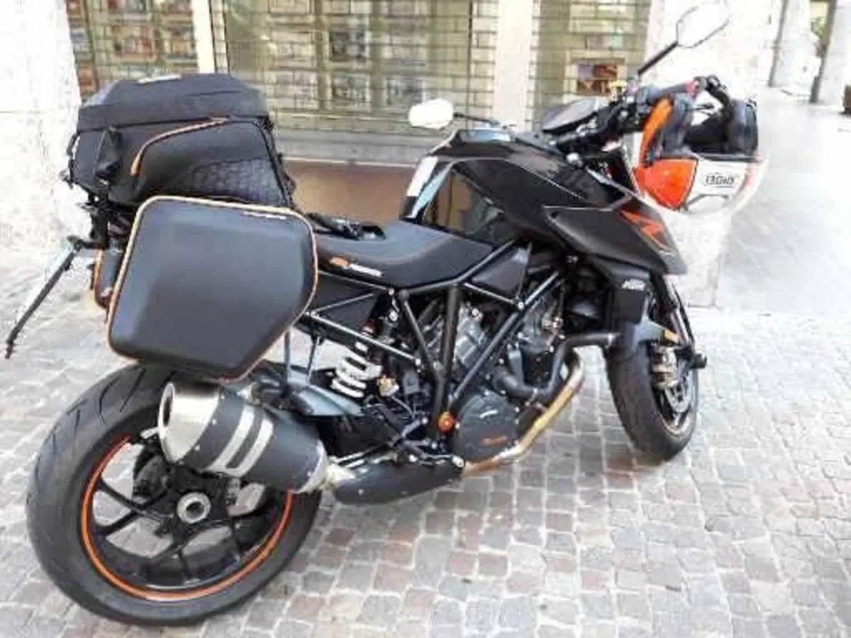 KTM 1290 Super Duke R (2019) (3)