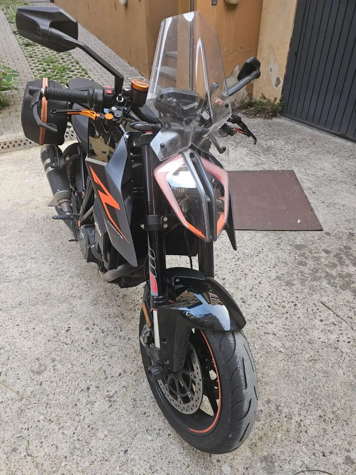 KTM 1290 Super Duke R (2019) (6)