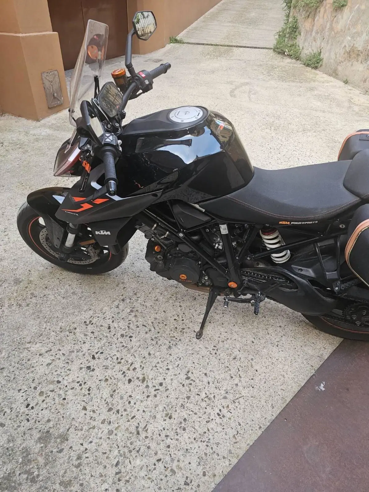 KTM 1290 Super Duke R (2019) (8)