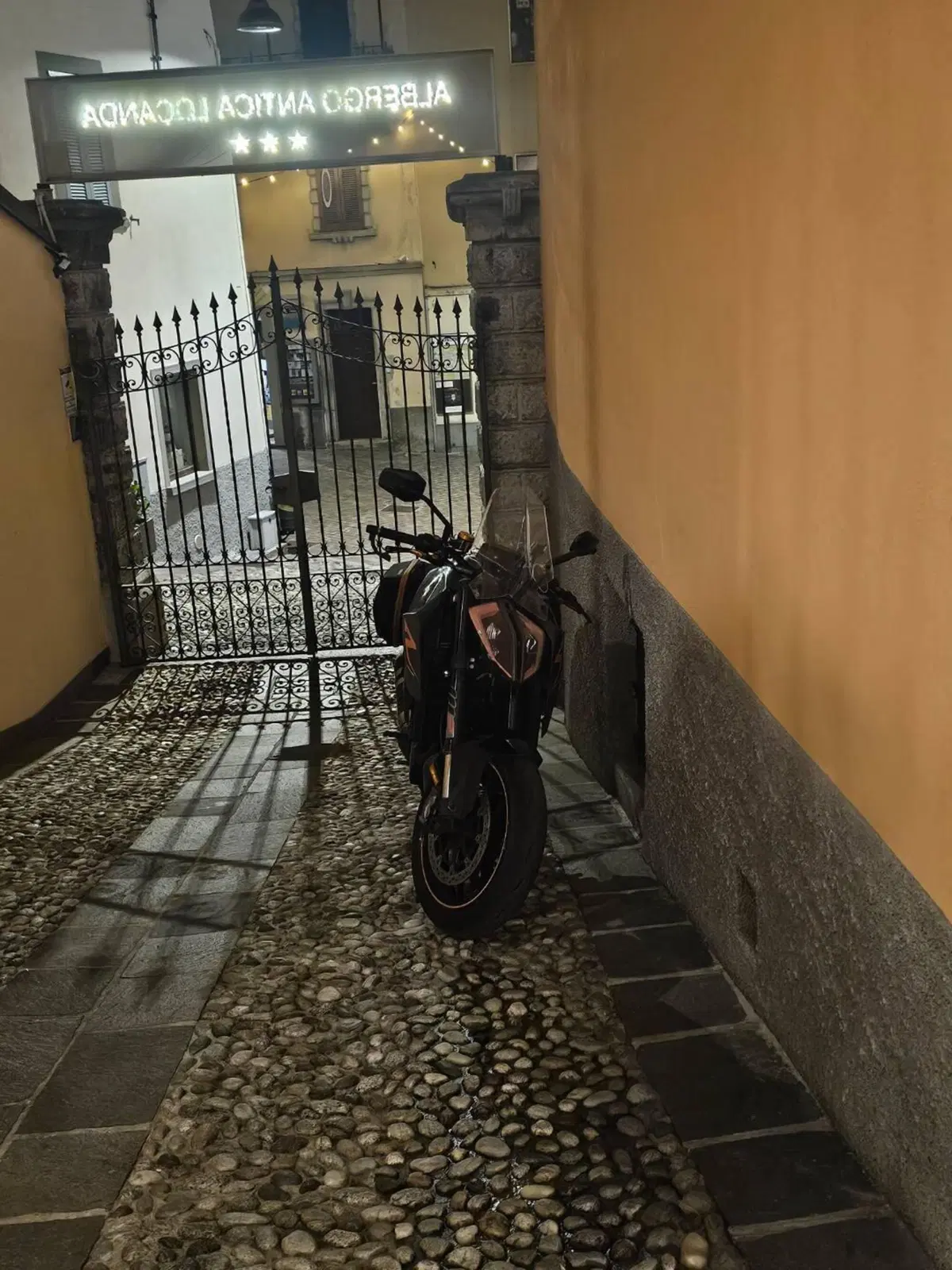 KTM 1290 Super Duke R (2019) (9)