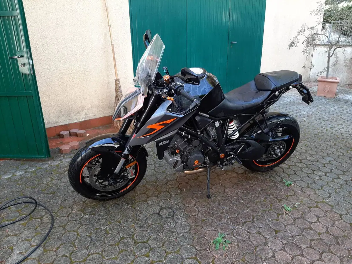 KTM 1290 Super Duke R (2019) (11)