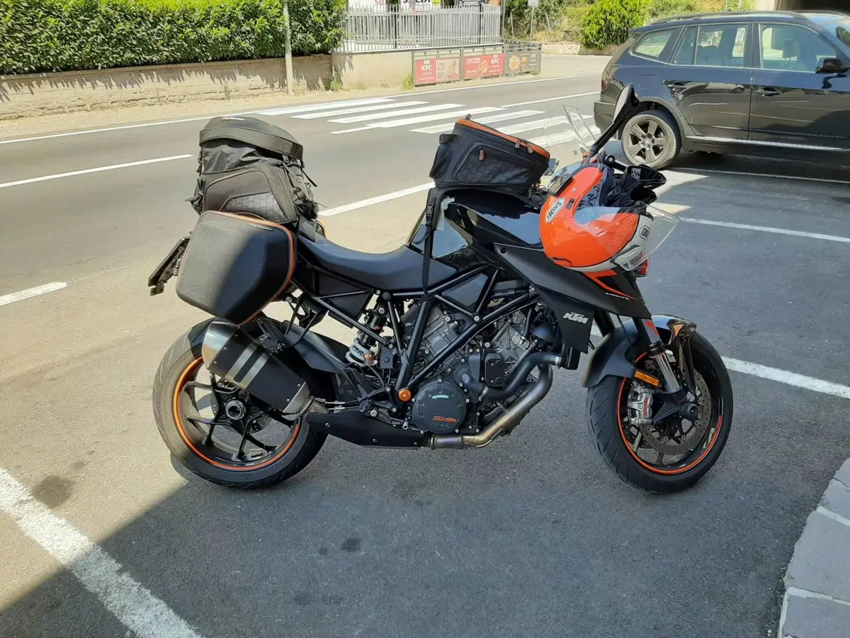 KTM 1290 Super Duke R (2019) (12)