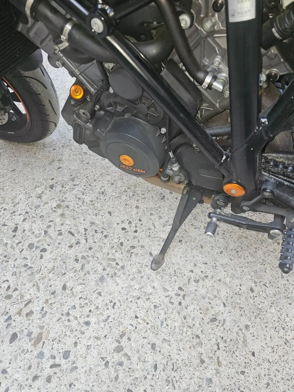 KTM 1290 Super Duke R (2019) (13)