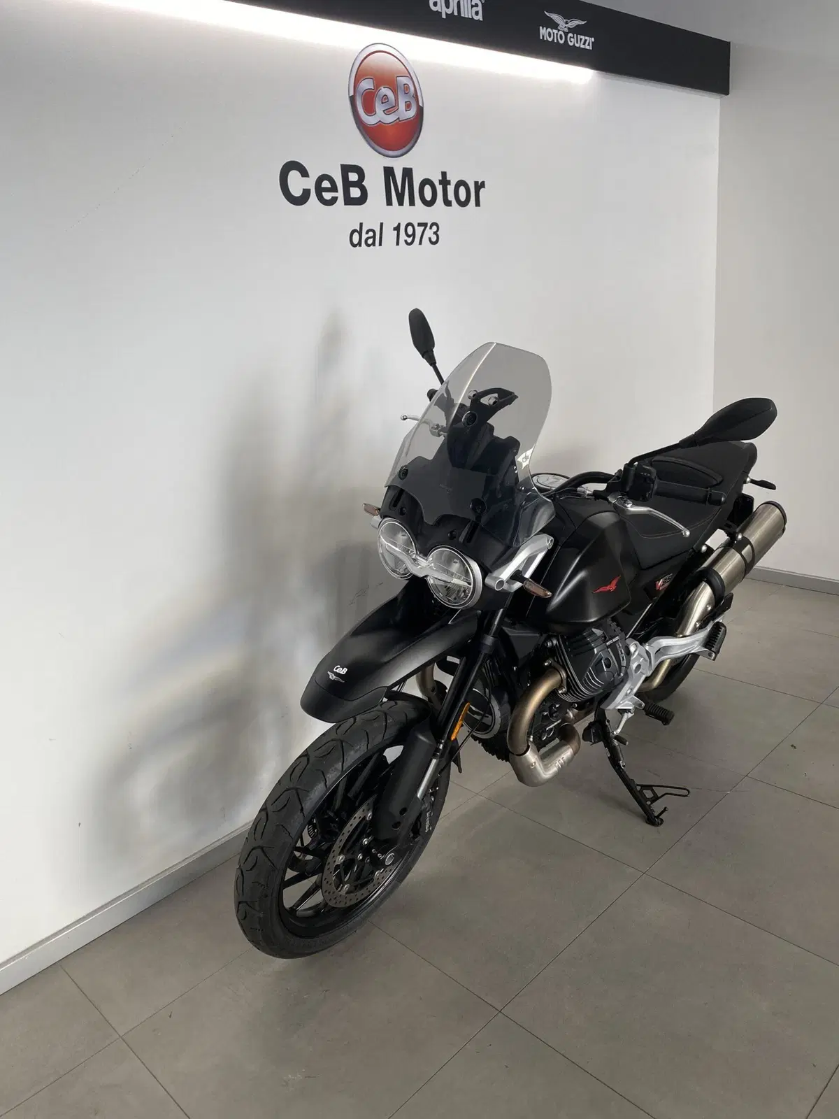 Moto Guzzi V85 Strada (2024 - 26) (6)
