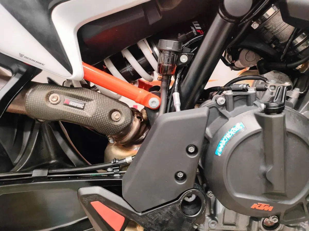 KTM 890 Duke (2021 - 23) (3)