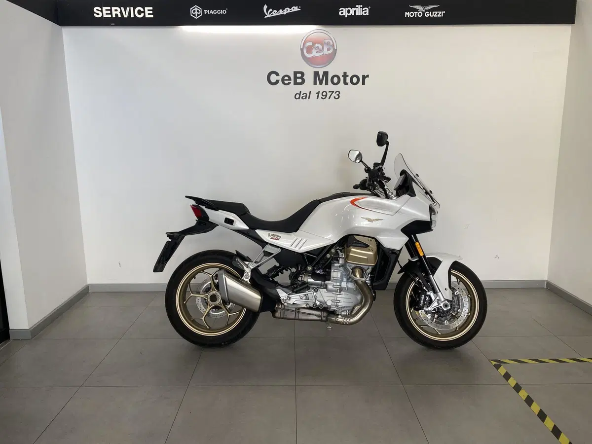 Moto Guzzi V100 Mandello (2022 - 24)
