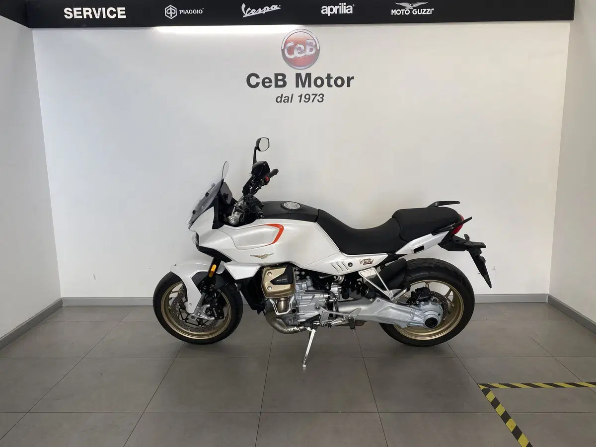 Moto Guzzi V100 Mandello (2022 - 24) (5)