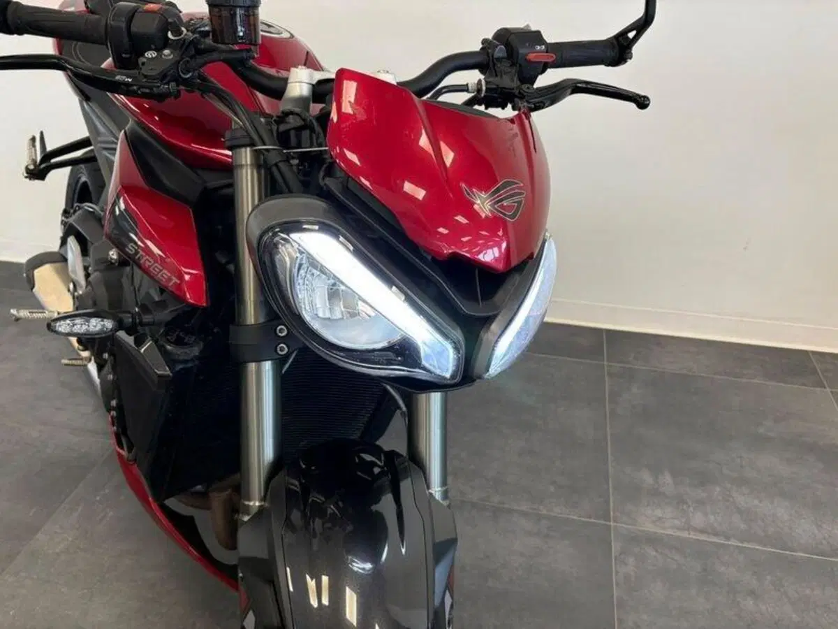 Triumph Street Triple 765 RS (2023 - 26) (3)