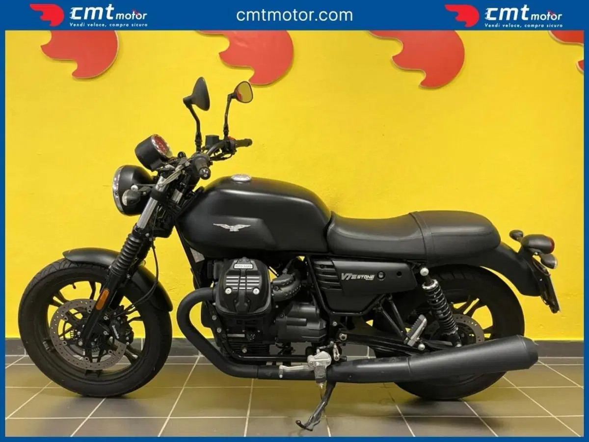 Moto Guzzi V7 III Stone (2017 - 20) (3)