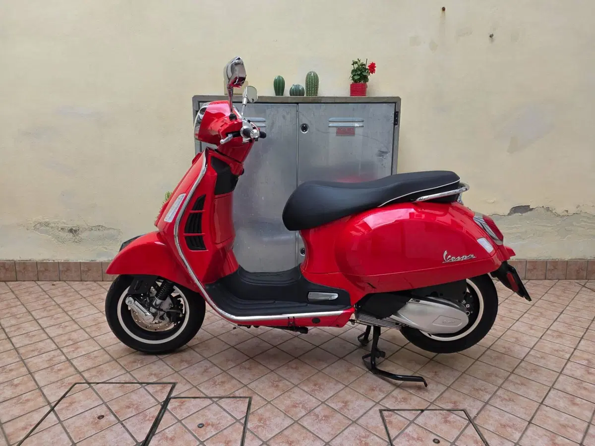 Vespa GTS 300 Super (2023 - 24) (3)