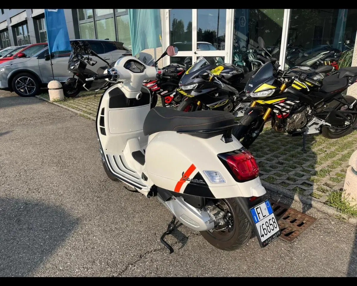 Vespa GTS 300 Super Sport (2023 - 24) (7)