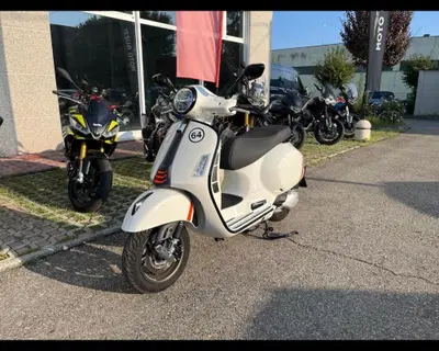 Vespa GTS 300 Super Sport (2023 - 24) usata