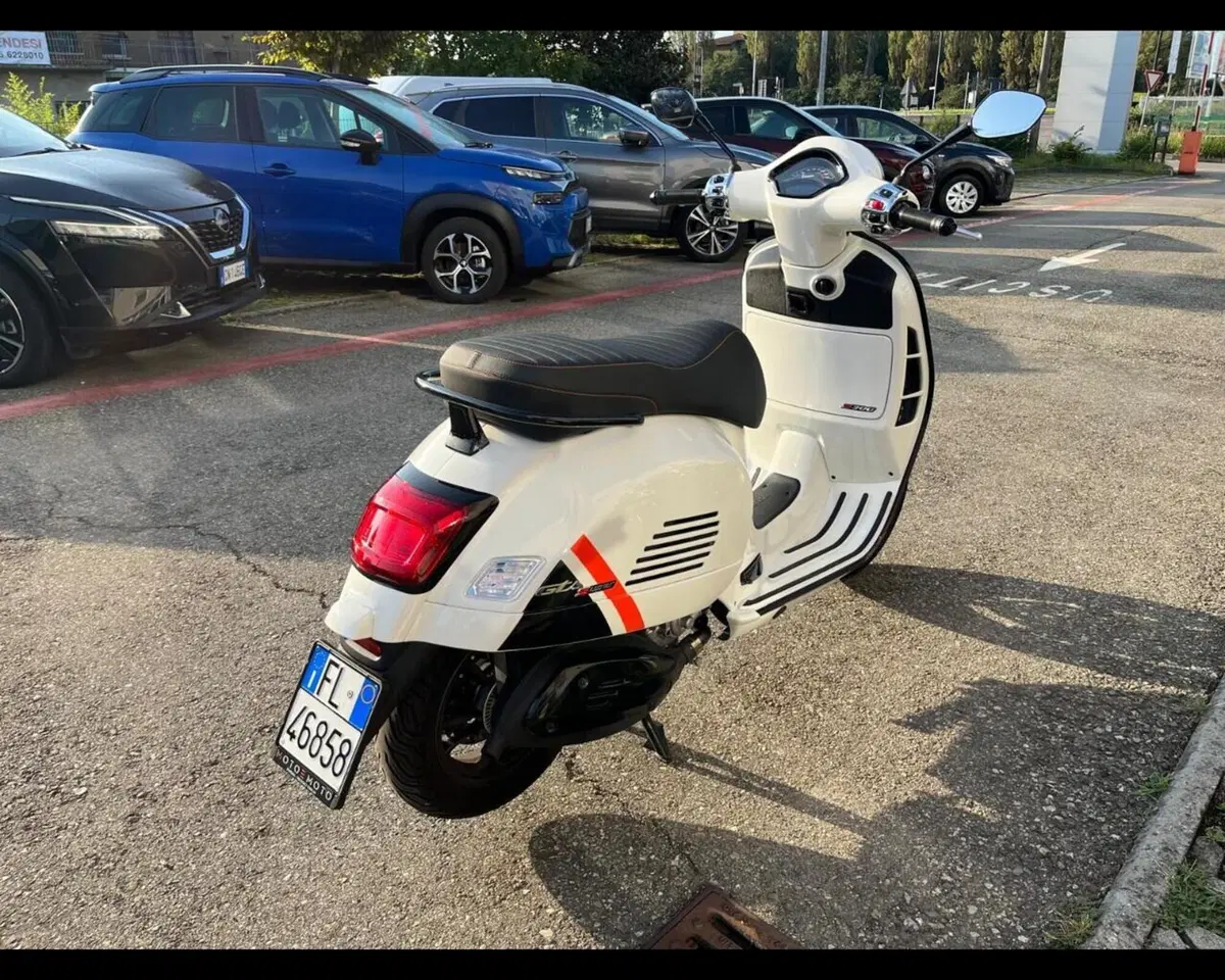 Vespa GTS 300 Super Sport (2023 - 24) (5)