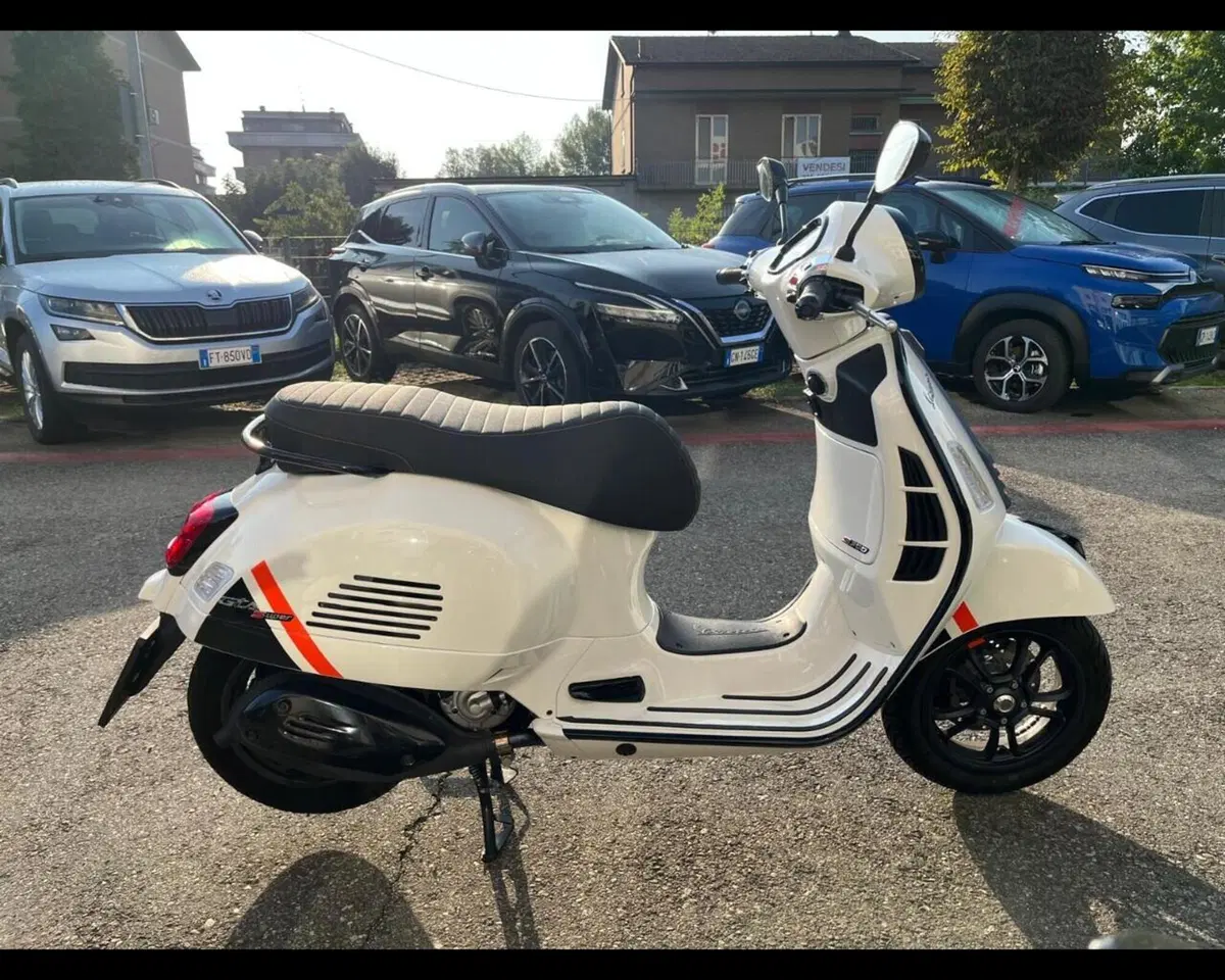 Vespa GTS 300 Super Sport (2023 - 24) (4)
