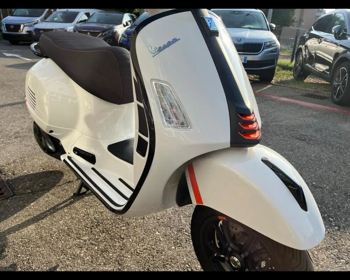 Vespa GTS 300 Super Sport (2023 - 24) (10)