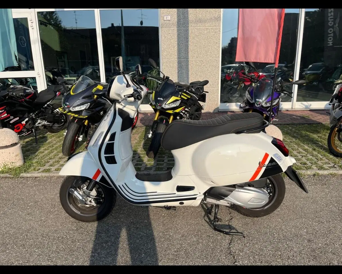 Vespa GTS 300 Super Sport (2023 - 24) (8)