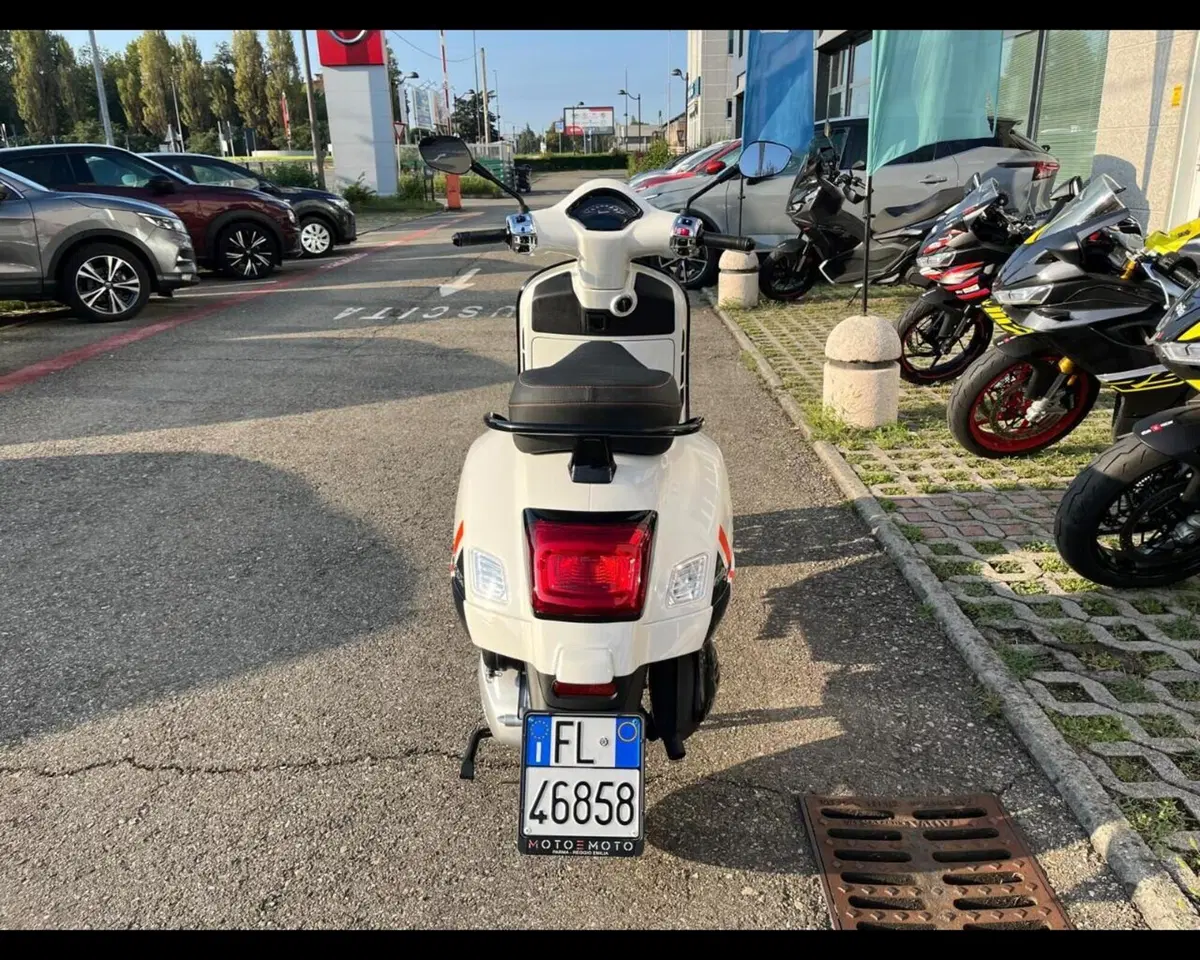 Vespa GTS 300 Super Sport (2023 - 24) (6)