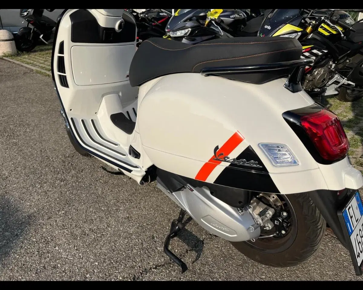 Vespa GTS 300 Super Sport (2023 - 24) (12)