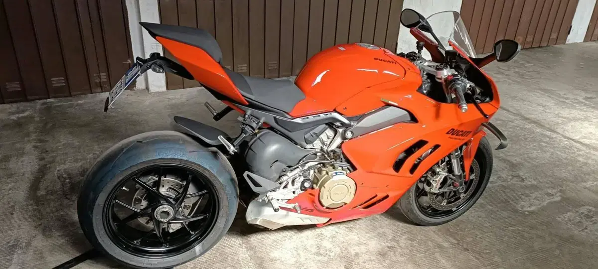 Ducati Panigale V4 (2022 - 24) (2)