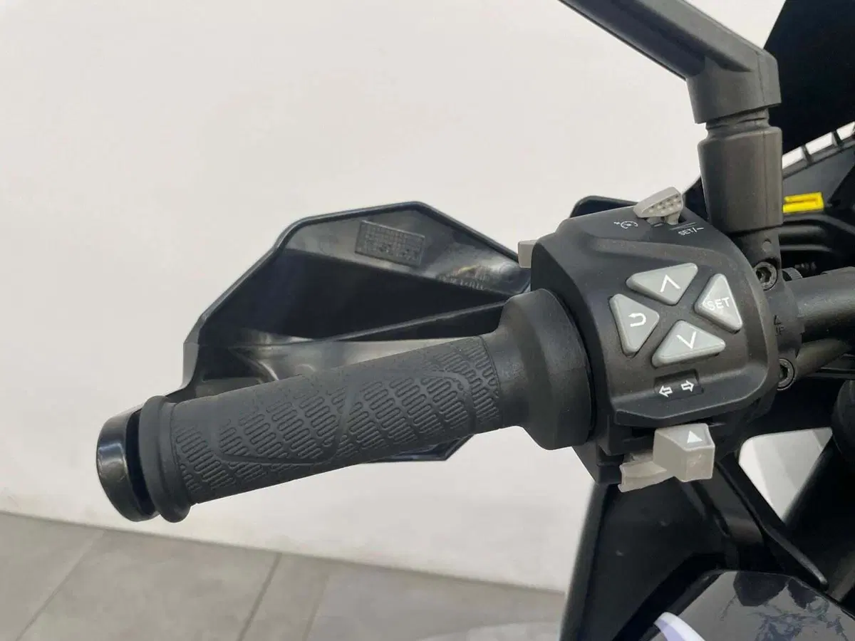 KTM 890 SMT (2023 - 25) (9)