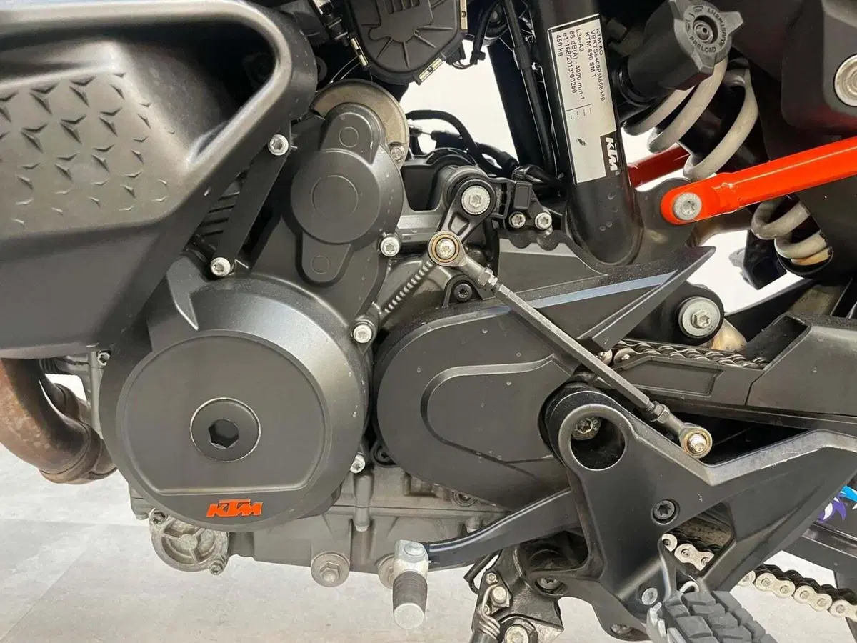 KTM 890 SMT (2023 - 25) (13)