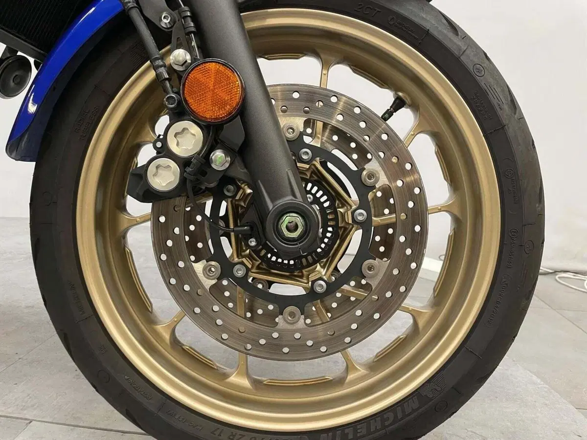 Yamaha XSR 700 (2022 - 26) (4)