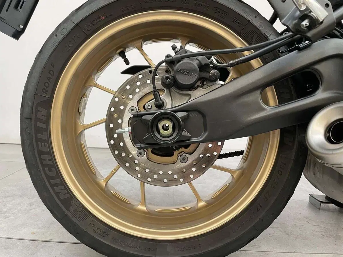 Yamaha XSR 700 (2022 - 26) (6)
