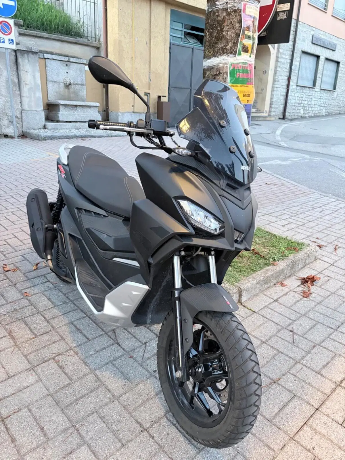 Aprilia SR GT 200 (2022 - 24)