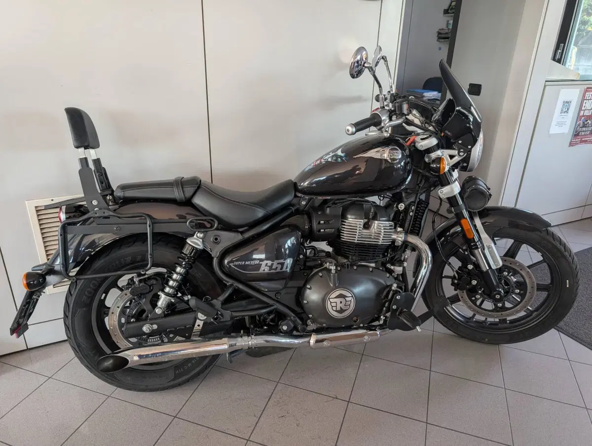 Royal Enfield Super Meteor 650 (2023 - 26) (5)
