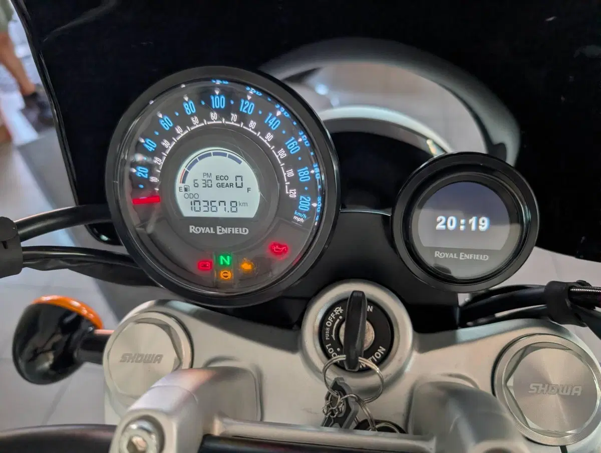 Royal Enfield Super Meteor 650 (2023 - 26) (6)