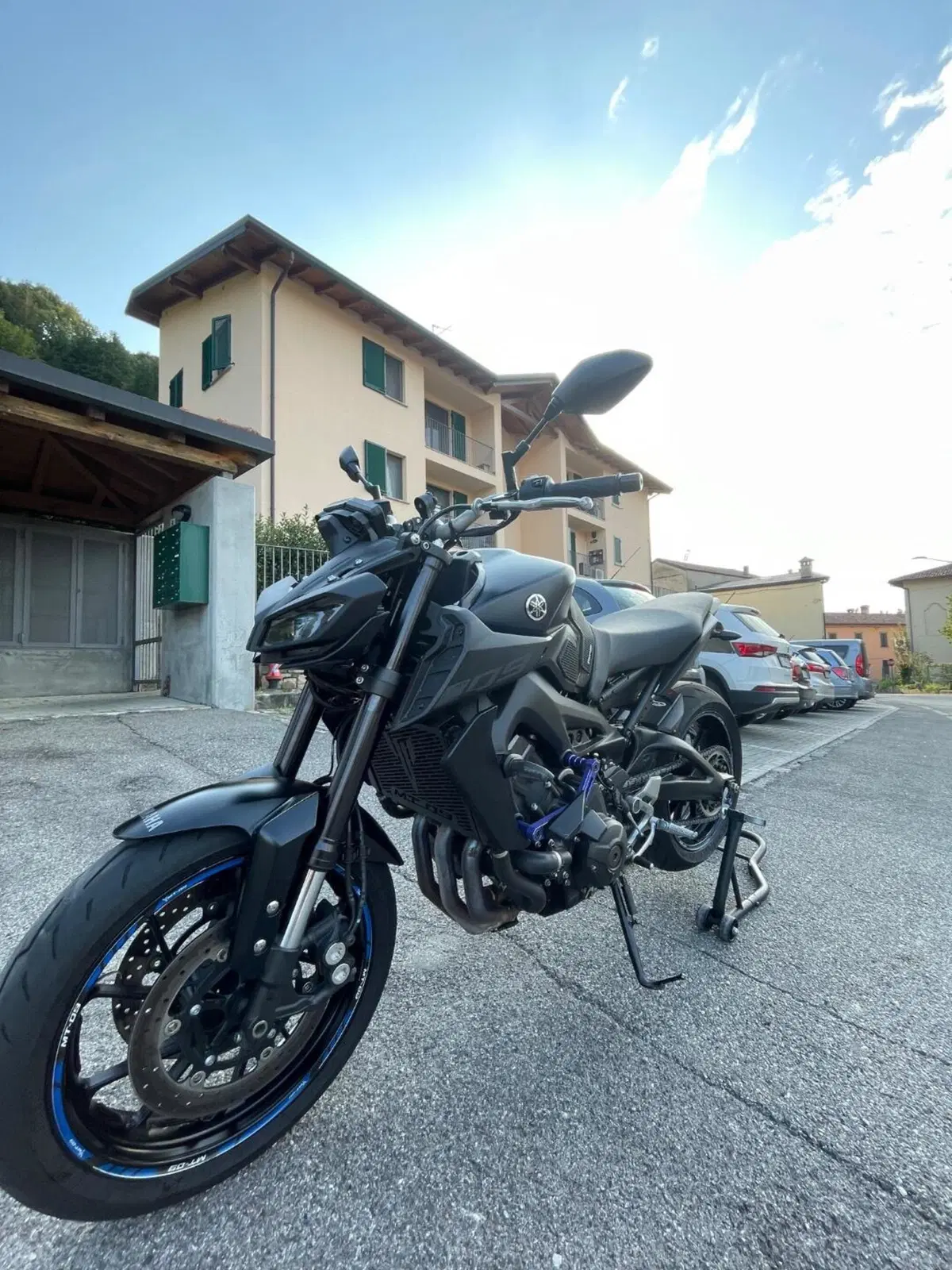 Yamaha MT-09 (2017 - 20) (2)