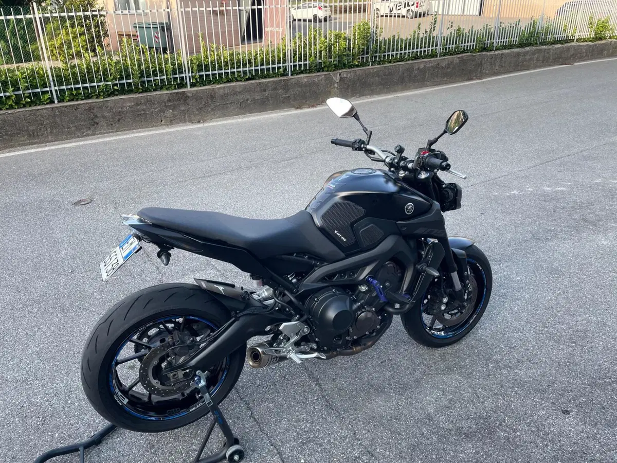 Yamaha MT-09 (2017 - 20) (4)