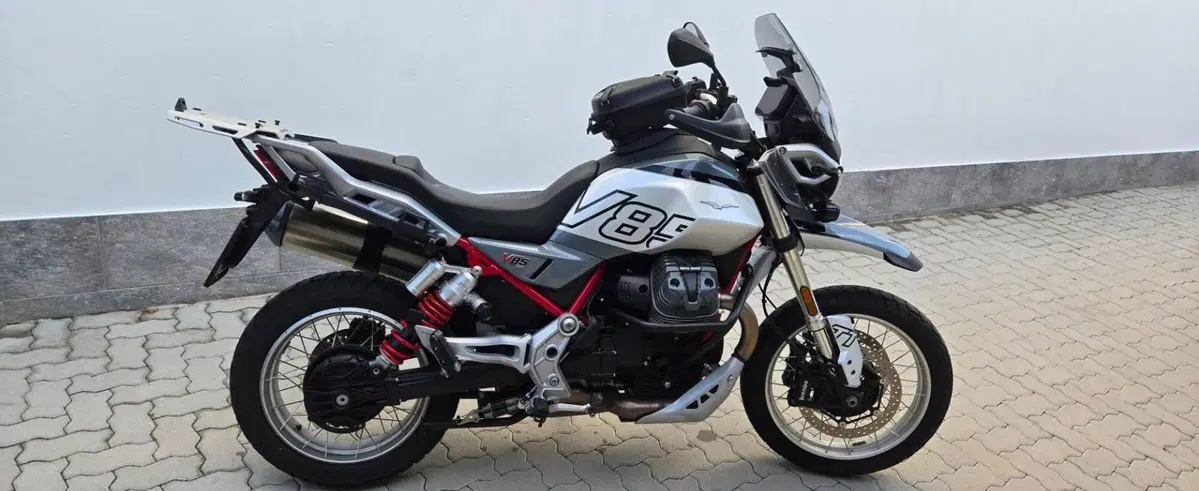 Moto Guzzi V85 TT (2024 - 26) (4)