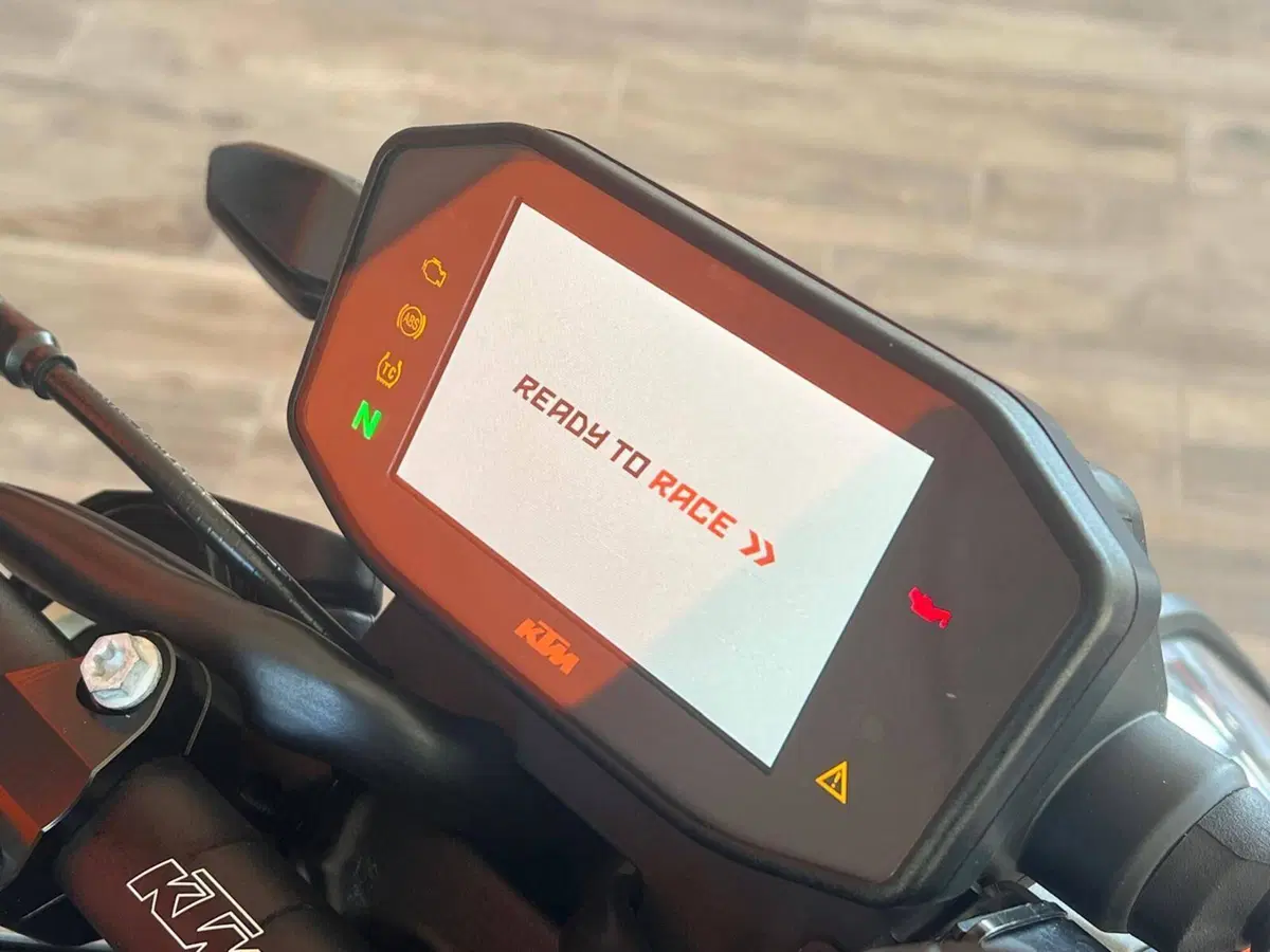 KTM 890 Duke R (2021 - 23) (7)